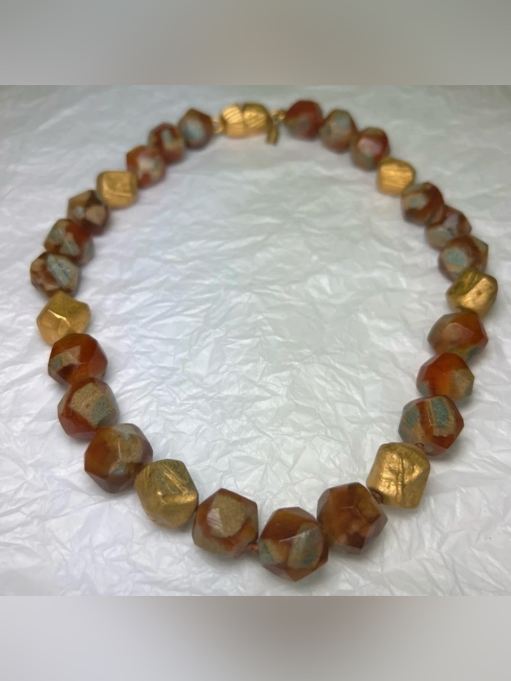 Tanner Statement Necklace Faceted Resin Acrylic Beads Gold Tone Hammered Magneti